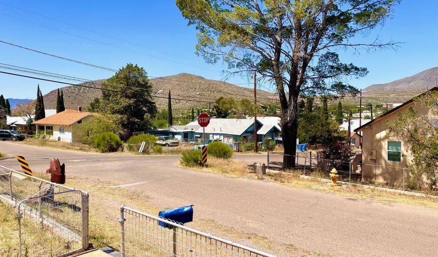400 SHATTUCK St, Bisbee, AZ 85603 - 2 Beds, 1 Bath