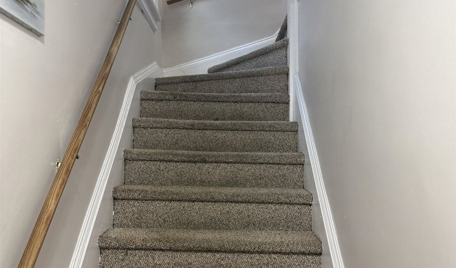 40 E 4TH St 2Nd Floor, Bayonne, NJ 07002 - 3 Beds, 1 Bath