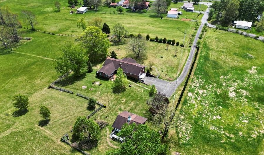 16471 B Spring Valley Rd, Abingdon, VA 24210 - 3 Beds, 2 Bath