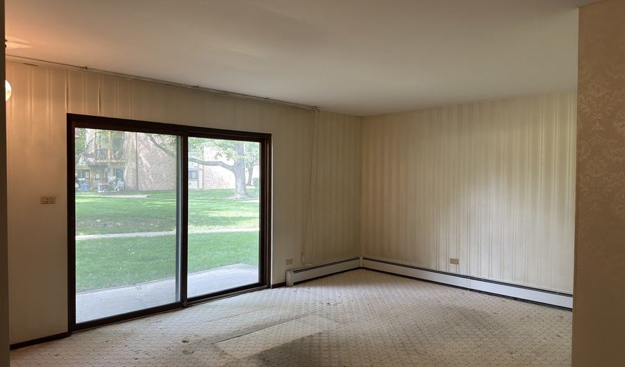 831 S Dwyer Ave A, Arlington Heights, IL 60005 - 2 Beds, 1 Bath