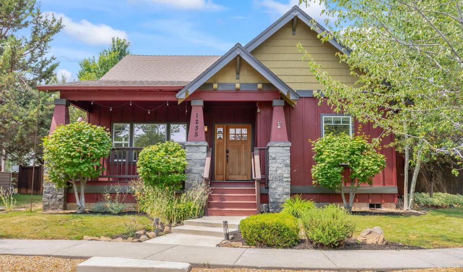 1235 NW Fort Clatsop St, Bend, OR 97703 - 3 Beds, 3 Bath