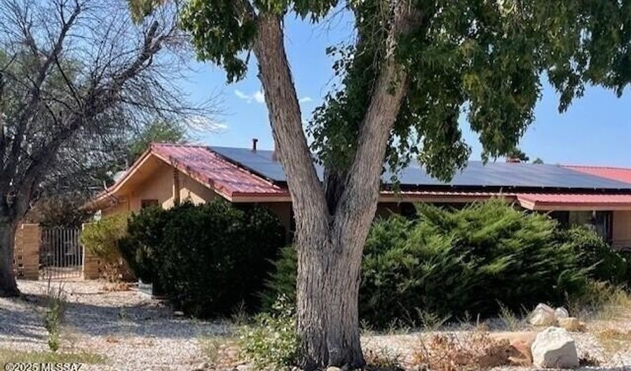 734 S Hermosa Dr, Benson, AZ 85602 - 4 Beds, 2 Bath