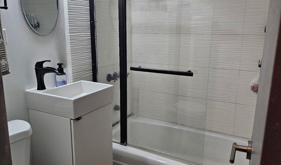 4600 DUKE St 807, Alexandria, VA 22304 - 1 Beds, 1 Bath