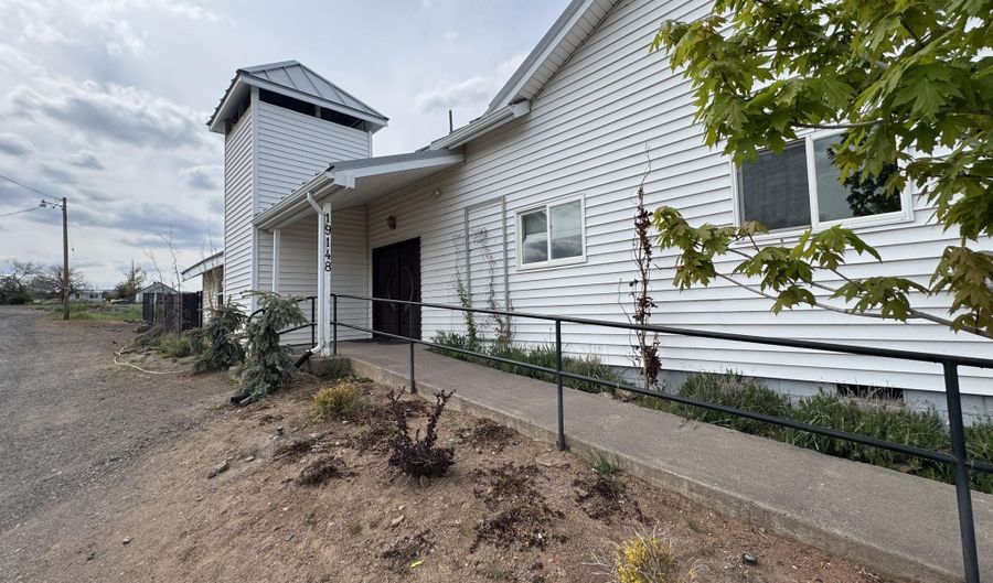 19148 Edler St, Bly, OR 97622 - 2 Beds, 3 Bath