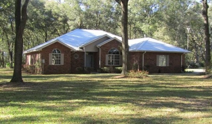 4820 10th St, Bell, FL 32619 - 4 Beds, 3 Bath