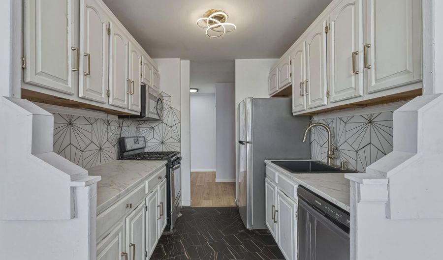 1225 KENNEDY Blvd 3F, Bayonne, NJ 07002 - 1 Beds, 1 Bath