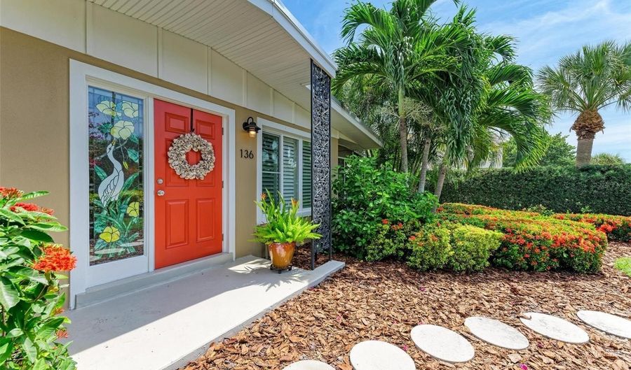 136 CRESCENT Dr, Anna Maria, FL 34216 - 2 Beds, 2 Bath