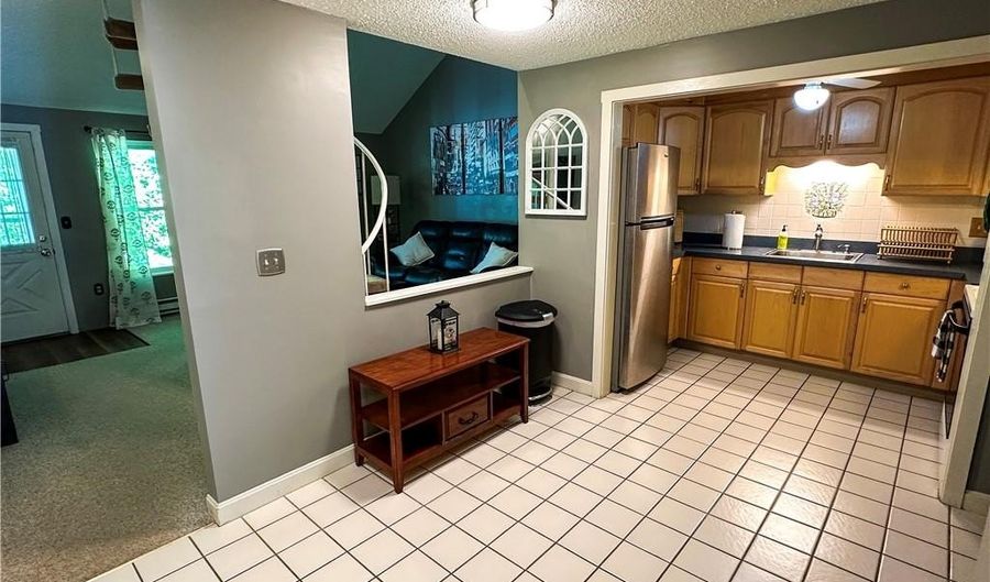 565 Smithfield Rd C6, North Providence, RI 02904 - 2 Beds, 1 Bath