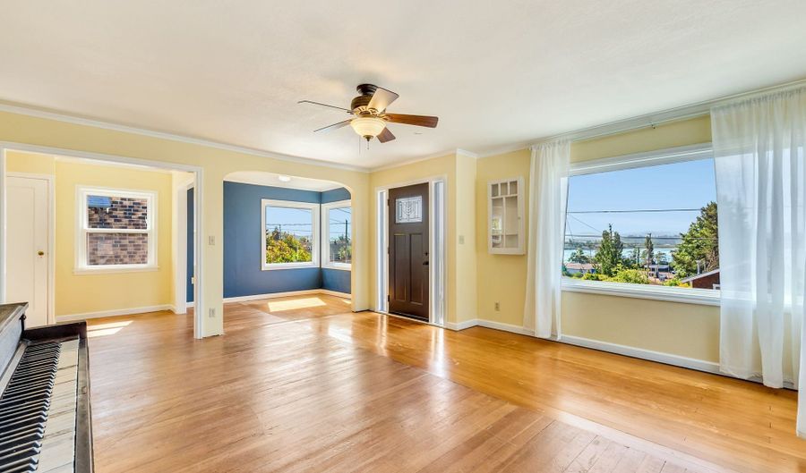 1227 ALAMEDA Ave, Astoria, OR 97103 - 3 Beds, 1 Bath