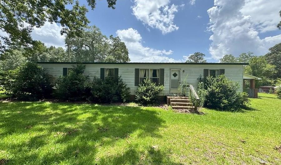 6122 Poplar Rd, Albany, GA 31705 - 3 Beds, 2 Bath