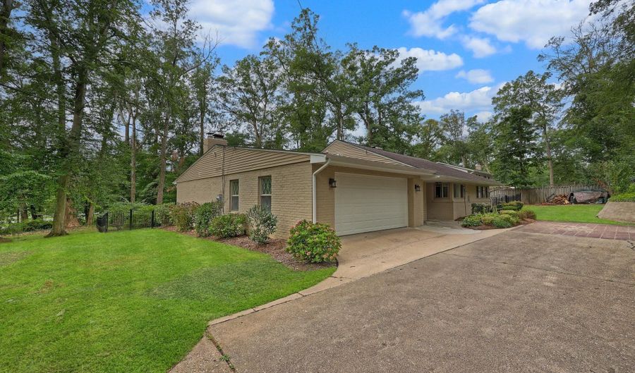 7400 BRADDOCK Rd, Annandale, VA 22003 - 3 Beds, 3 Bath
