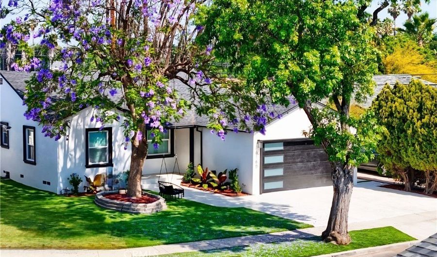 6160 Shoshone Ave, Encino, CA 91316 - 4 Beds, 3 Bath