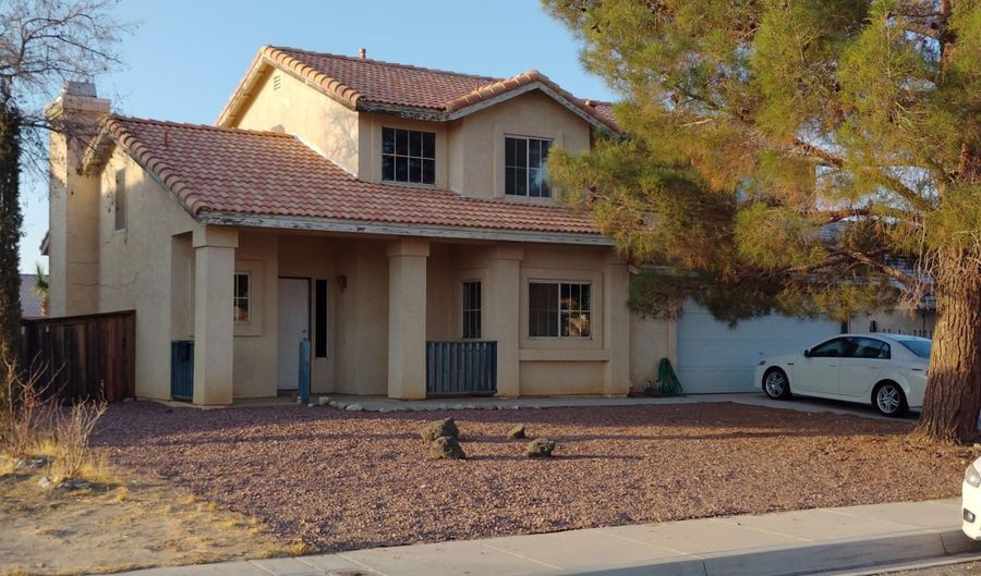 11752 Drake Ct, Adelanto, CA 92301 - 4 Beds, 4 Bath