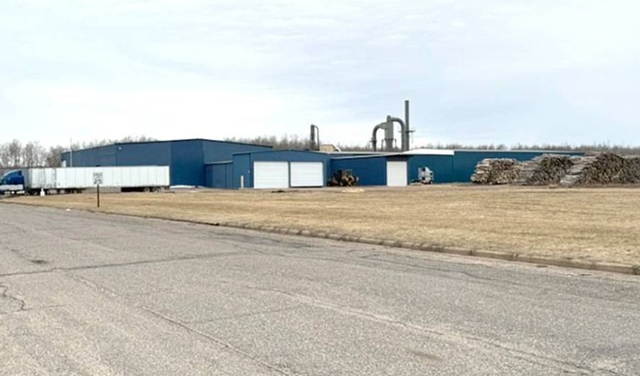 920 Bridge St, Antigo, WI 54409 - 0 Beds, 2 Bath