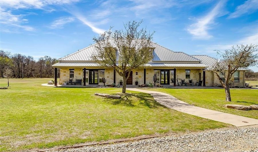 4991 Old Millsap Rd, Millsap, TX 76066 - 5 Beds, 5 Bath