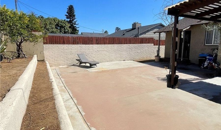 6007 W 86th Pl, Los Angeles, CA 90045 - 4 Beds, 2 Bath