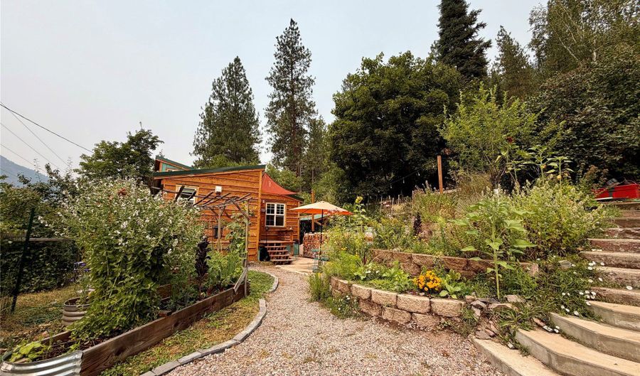 103 7th St, Alberton, MT 59820 - 2 Beds, 1 Bath