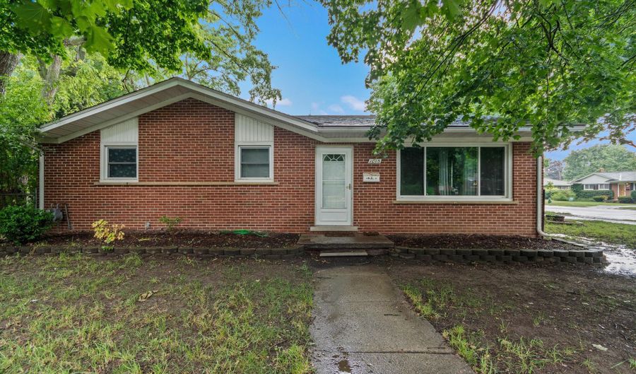 1015 N Maple Rd, Ann Arbor, MI 48103 - 3 Beds, null Bath