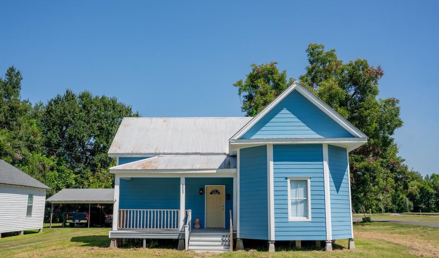 311 S Guegnon St, Abbeville, LA 70510 - 2 Beds, 1 Bath