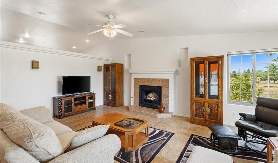 580 Gold Rush Way, Chino Valley, AZ 86323 - 3 Beds, 2 Bath