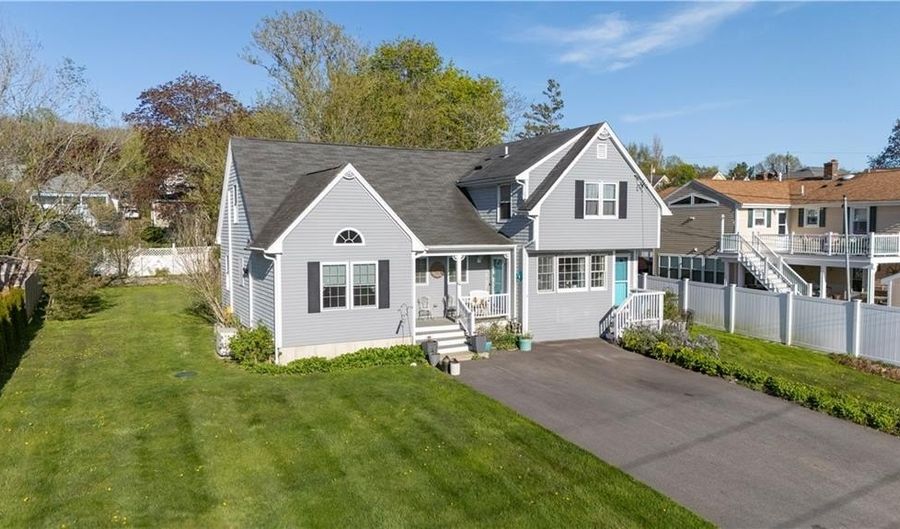 3 Jones Ave, Bristol, RI 02809 - 5 Beds, 4 Bath