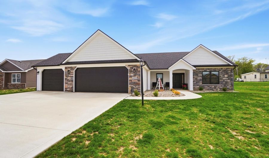 2313 Chandler Way, Auburn, IN 46706 - 3 Beds, 2 Bath