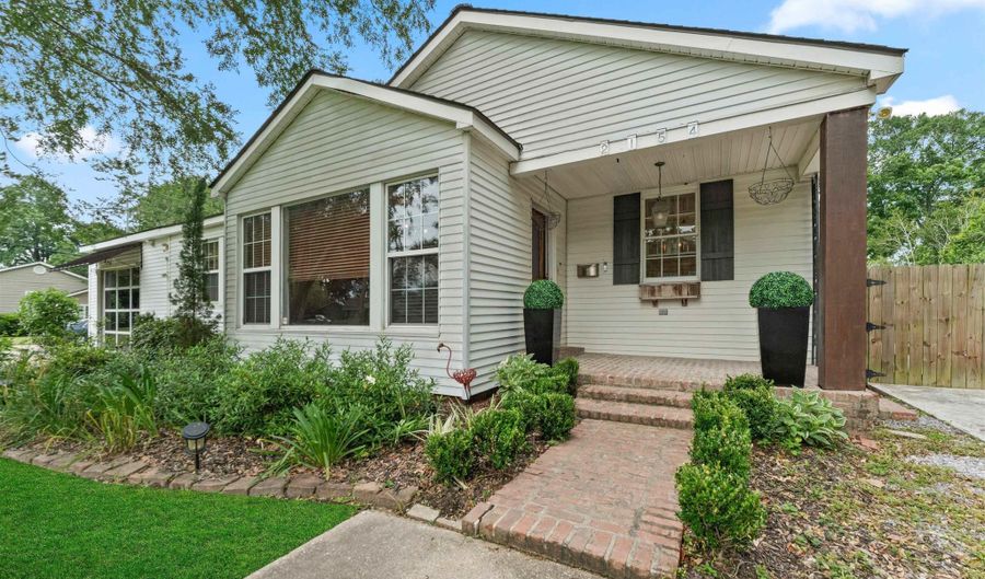 2154 Edinburgh Ave, Baton Rouge, LA 70808 - 4 Beds, 2 Bath