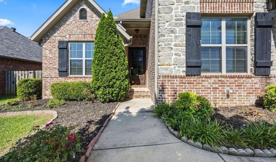702 SE Eaton St, Bentonville, AR 72712 - 4 Beds, 3 Bath