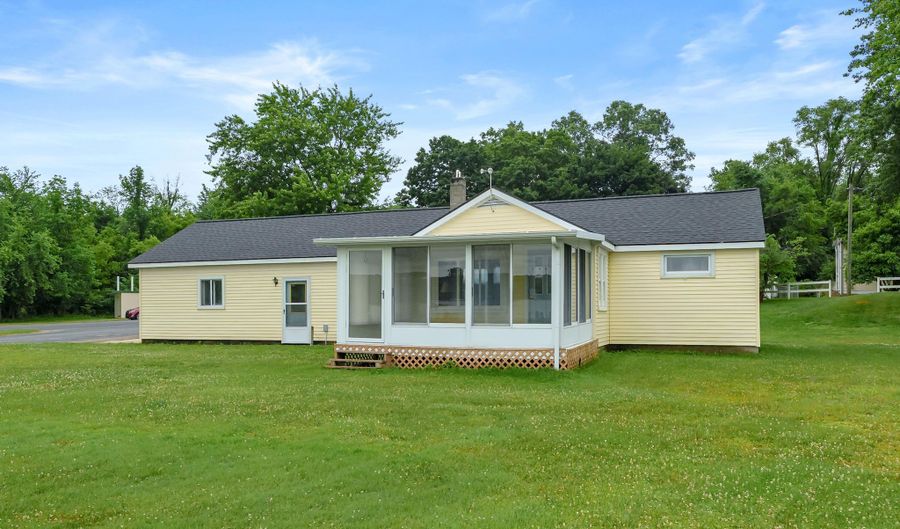 2380 33rd St, Allegan, MI 49010 - 2 Beds, 1 Bath