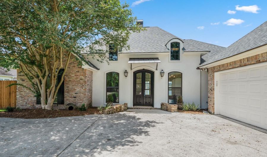 9832 S Vignes Lake Ave, Baton Rouge, LA 70817 - 3 Beds, 2 Bath