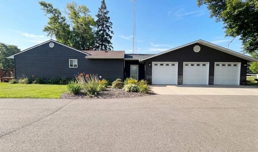 310 Clinton St S, Almena, WI 54805 - 3 Beds, 3 Bath