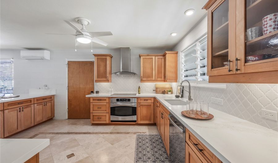 61 Kai One Pl, Kailua, HI 96734 - 5 Beds, 4 Bath