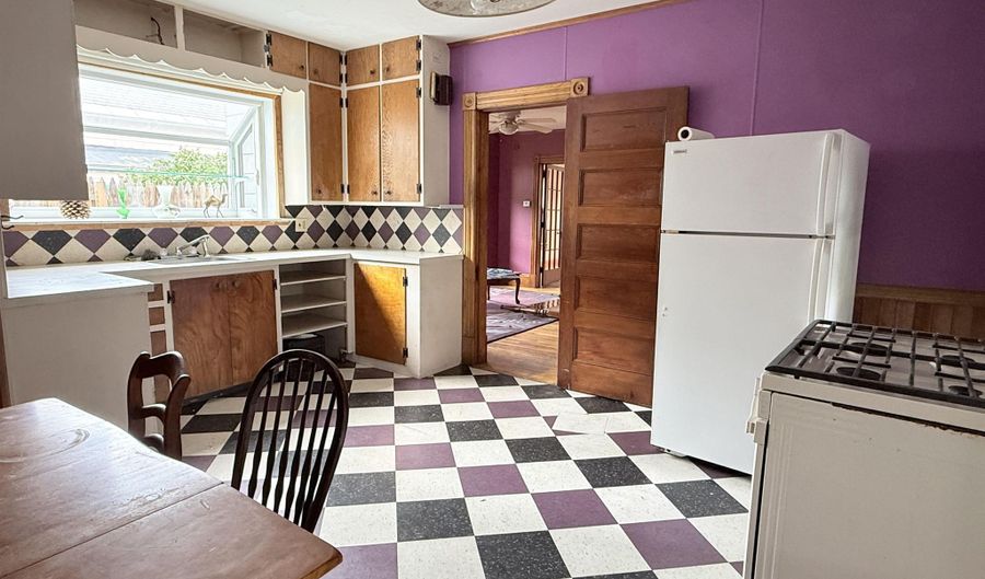 16 Washington St, Brattleboro, VT 05301 - 4 Beds, 3 Bath