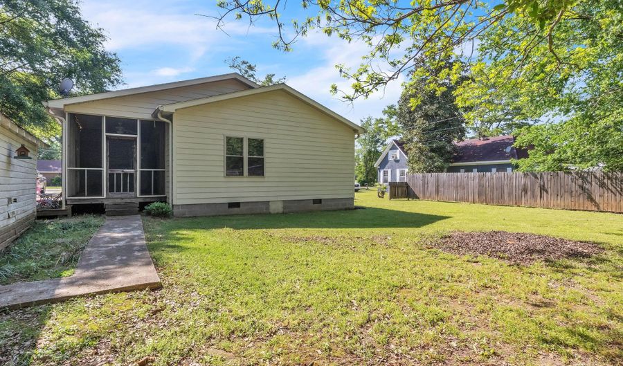 109 5th St SE, Aliceville, AL 35442 - 3 Beds, 2 Bath