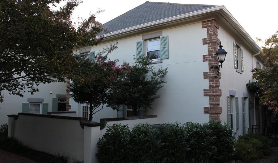 1019 N PITT St, Alexandria, VA 22314 - 3 Beds, 3 Bath