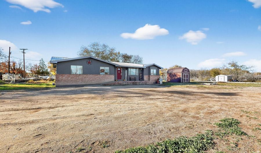 112 E Aragon Rd, Belen, NM 87002 - 4 Beds, 2 Bath