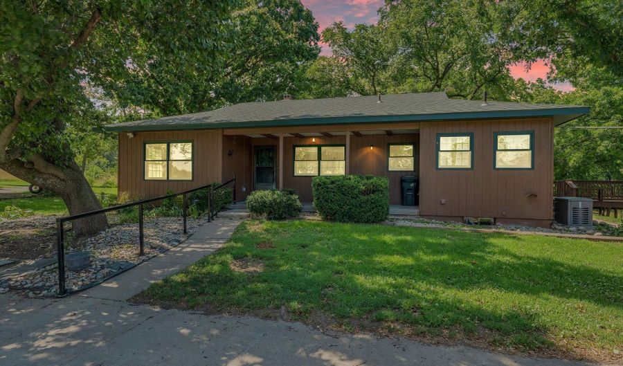 1246 N 1 Rd, Baldwin City, KS 66006 - 2 Beds, 2 Bath