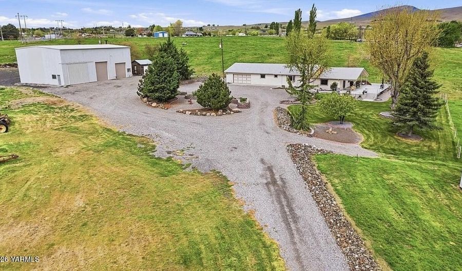 3114 E Highland Road Ave, Benton City, WA 99320 - 2 Beds, 2 Bath