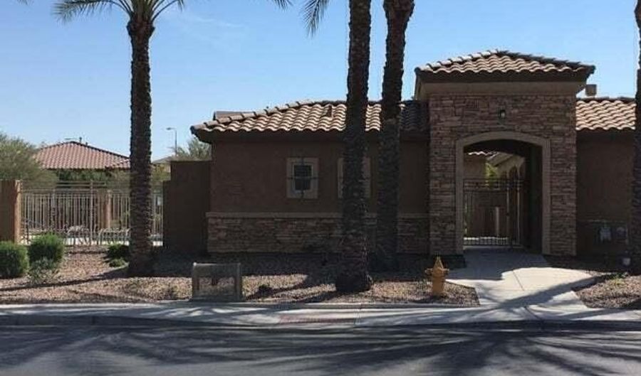 1792 W Homestead Dr, Chandler, AZ 85286 - 4 Beds, 3 Bath