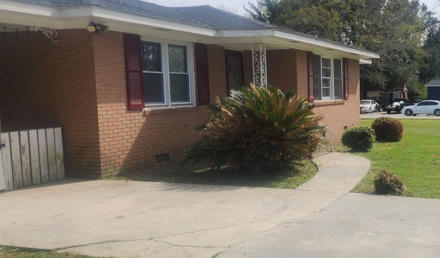 102 N Hazel Ave, Andrews, SC 29510 - 3 Beds, 2 Bath