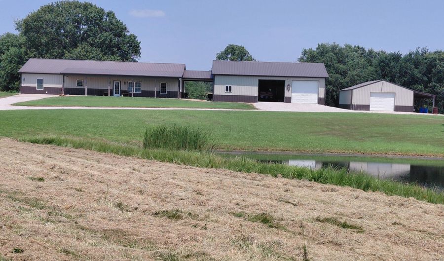 5565 State Hwy B, Appleton City, MO 64724 - 2 Beds, 2 Bath