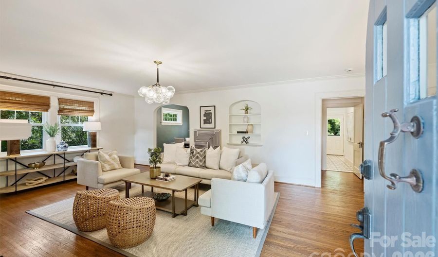 1633 Nassau Blvd, Charlotte, NC 28205 - 3 Beds, 3 Bath