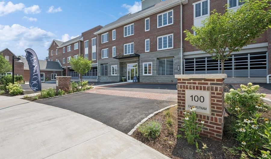 100 E Putnam Ave 211, Cos Cob, CT 06807 - 2 Beds, 2 Bath