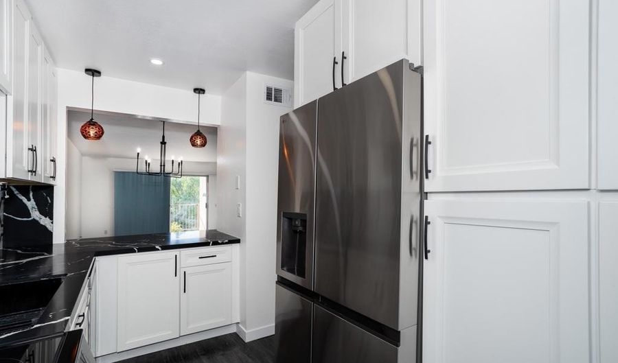 5700 Baltimore Dr 16, La Mesa, CA 91942 - 2 Beds, 2 Bath