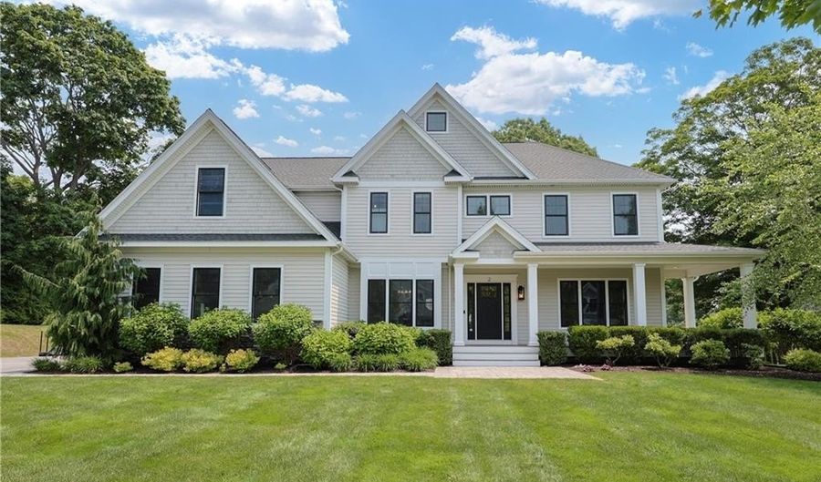 2 Bluemead Farm Ln, Barrington, RI 02806 - 4 Beds, 3 Bath