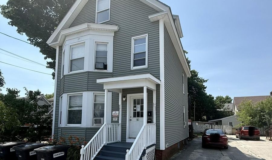 10 Pearl St, Auburn, ME 04210 - 0 Beds, 3 Bath