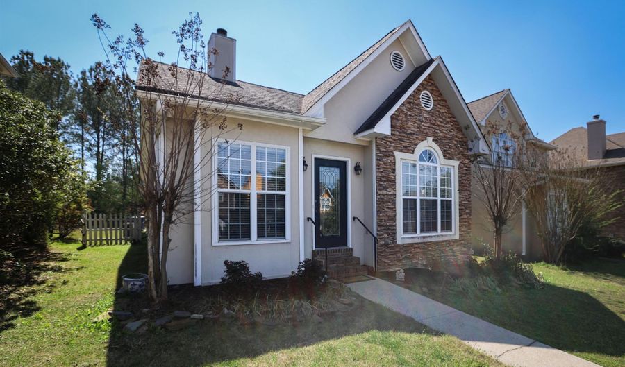 127 WARWICK Cir, Alabaster, AL 35007 - 2 Beds, 2 Bath
