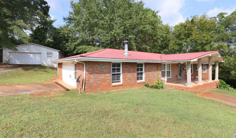 700 S MARSHALL St, Anniston, AL 36201 - 3 Beds, 1 Bath