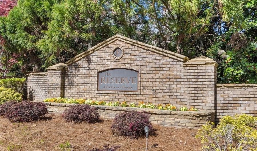 5176 Creek Walk Cir, Peachtree Corners, GA 30092 - 5 Beds, 4 Bath