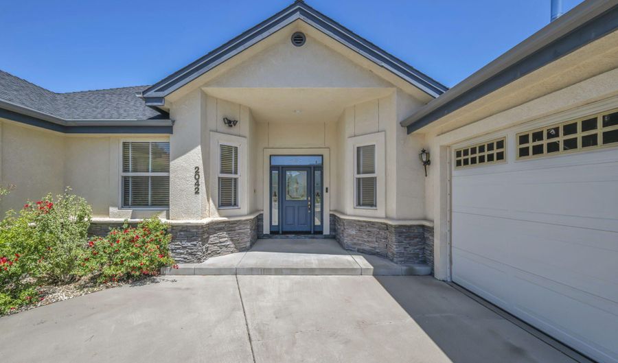 2042 Amberwood Dr, Carson City, NV 89703 - 3 Beds, 3 Bath